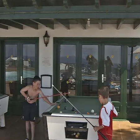 Pueblos Aparthotel 2*